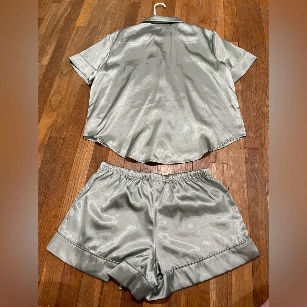 DB Bridal Satin Pajama set ***3 SETS*** - Picture 13 of 16